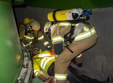 Großangelegte Atemschutzübung im GKI Krafthaus in Prutz